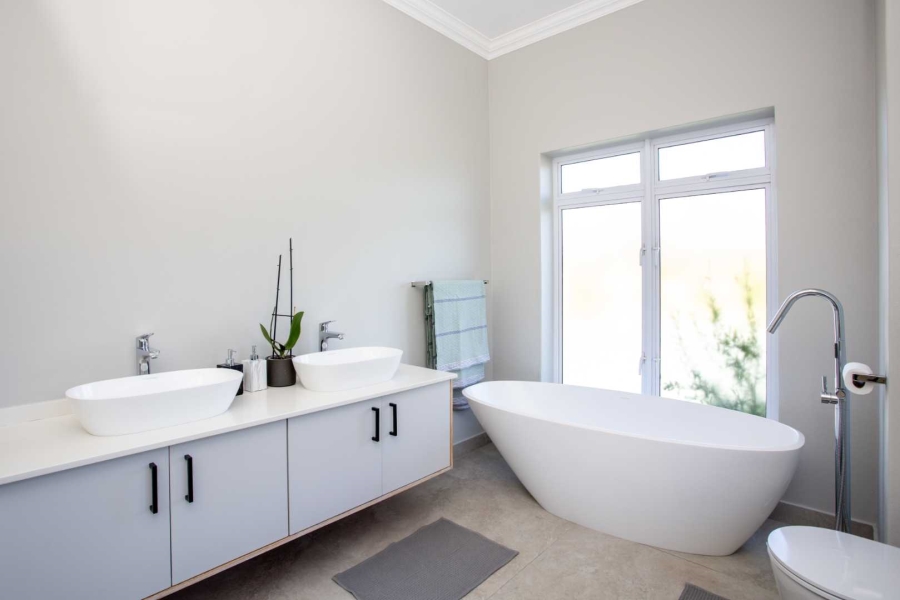5 Bedroom Property for Sale in Val De Vie Estate Western Cape